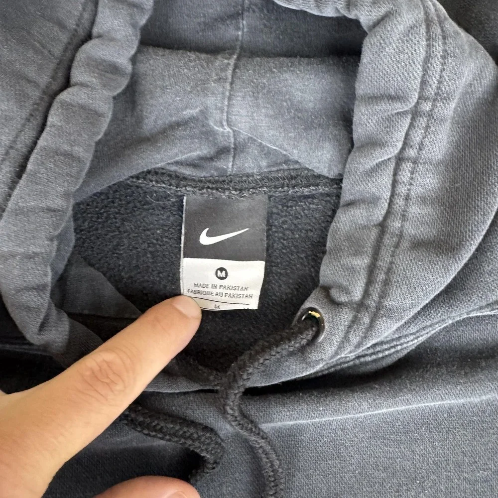 Nike Hoodie Mens Medium Black Pullover Solid‎ Swoosh Logo Hooded Sweatshirt
